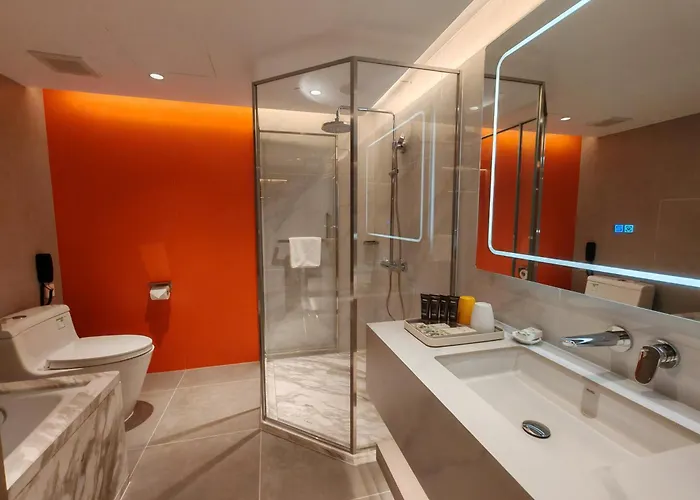 Beverly Plaza Hotel 4*
