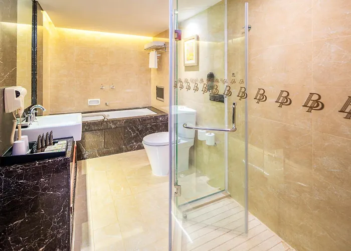Hotel Beverly Plaza 4*
