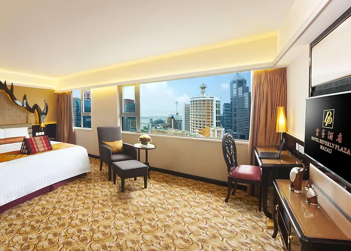 Beverly Plaza Hotel 4*