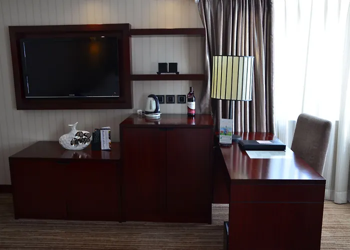 Beverly Plaza 4*