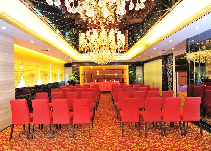 Hotel Beverly Plaza 4*
