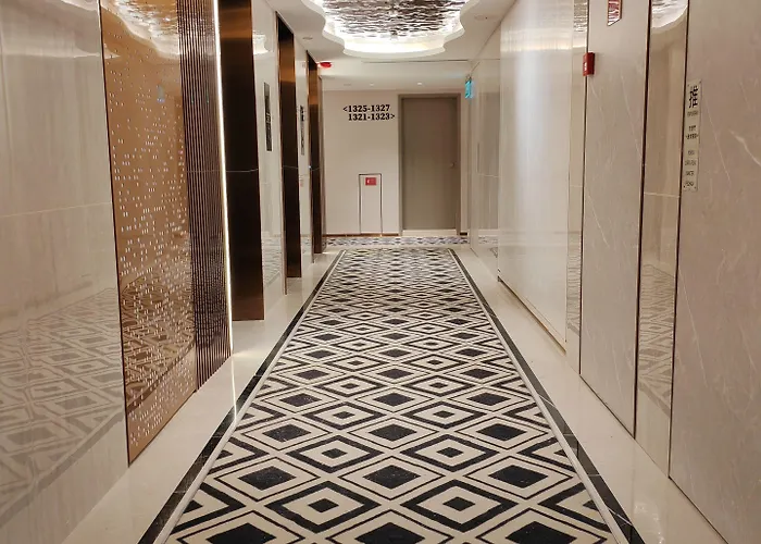 Beverly Plaza Hotel 4*