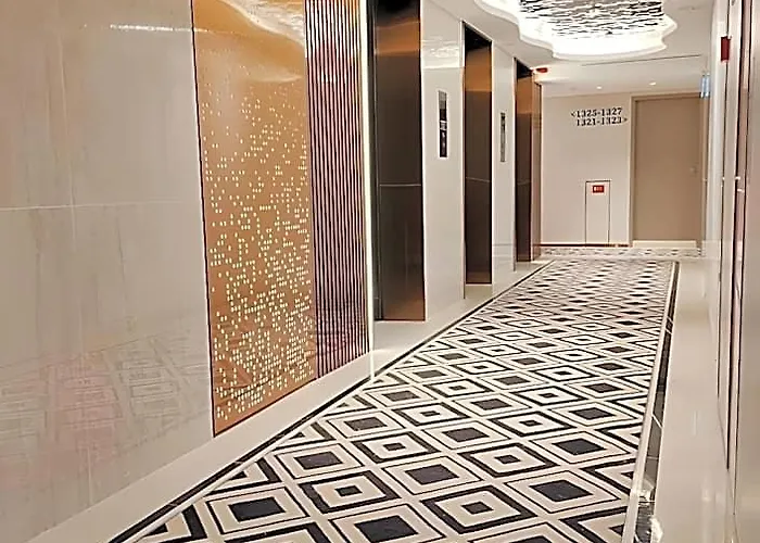 Beverly Plaza Hotel 4*